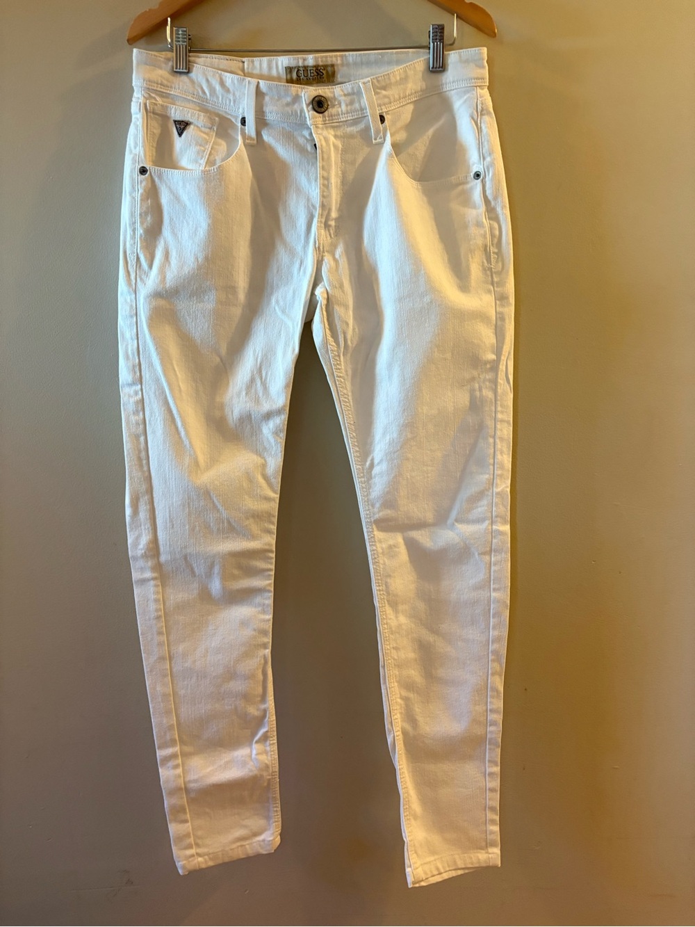 GUESS Men’s White Skinny Fit Denim Jeans Slim Tapered Leg, Sz 32, like new. - Picture 6 of 12